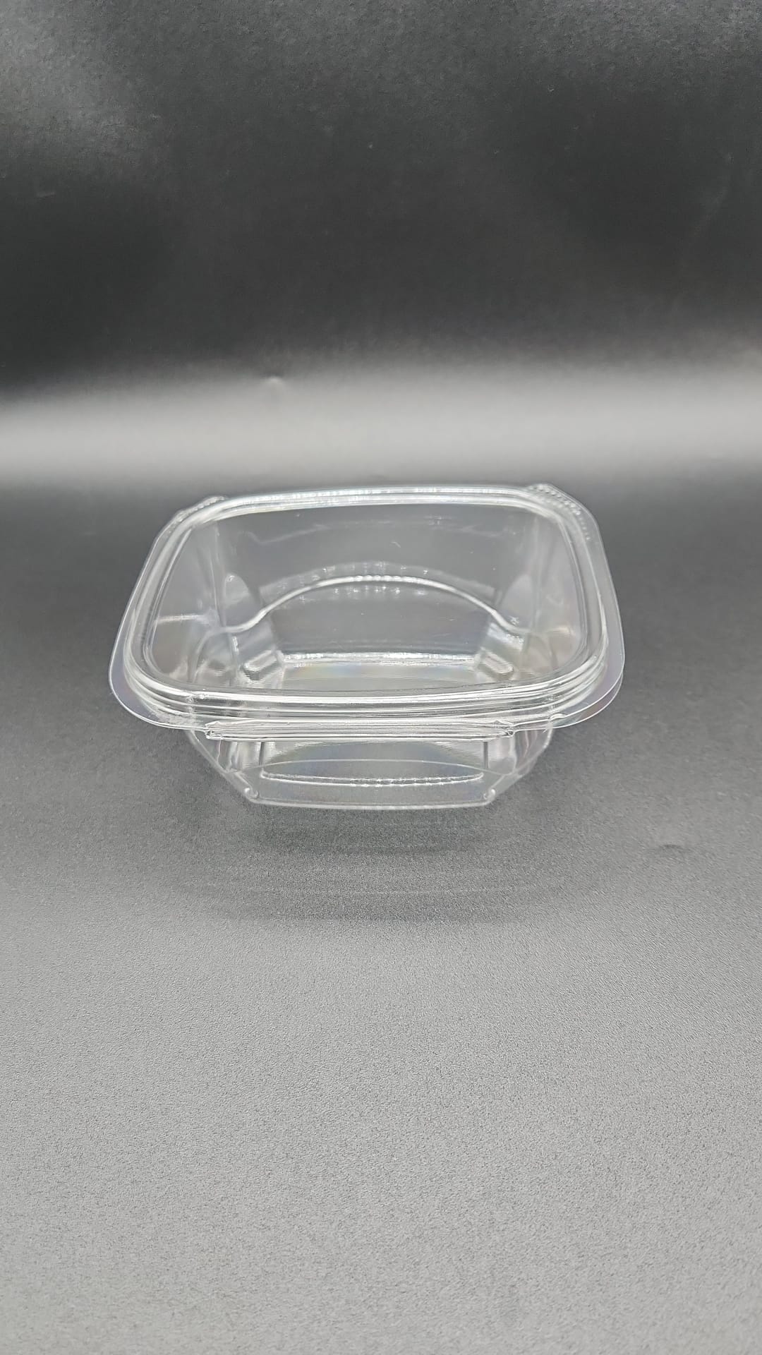 ROYAL CLEAR HINGED CONTAINERS DIFF SIZES - 200 PCS – Royal Pack